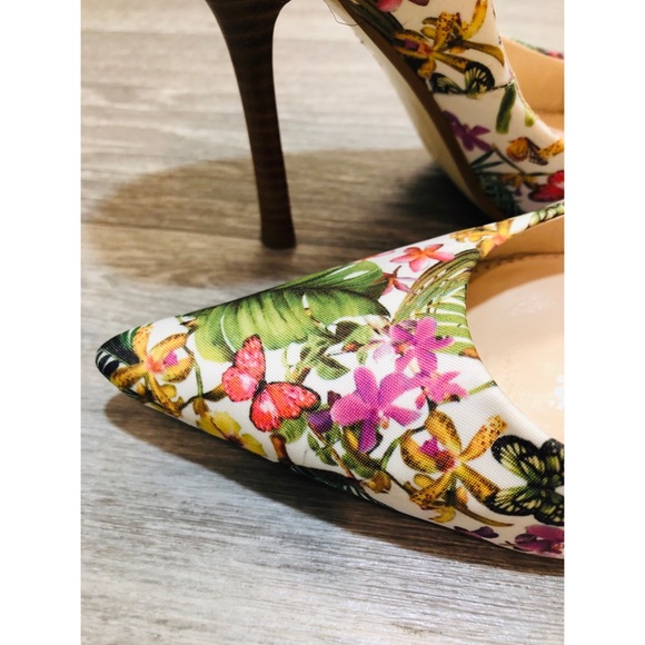 Guess Carrie2 Floral Butterfly Fabric Pumps - Picture 7 of 8